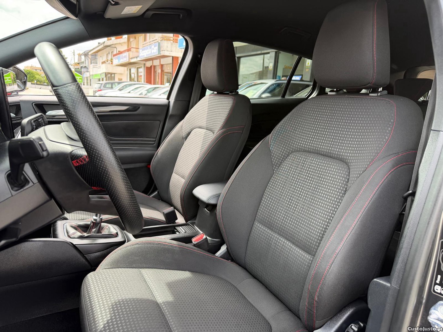 Ford Focus SW 1.0 EcoBoost MHEV ST-Line — fotografia 17