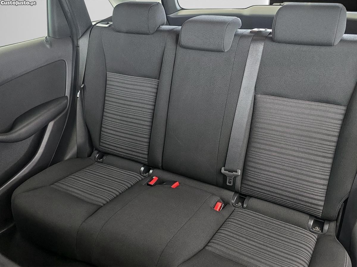 Mercedes-Benz B 180 CDI BlueEFFICIENCY N — fotografia 6