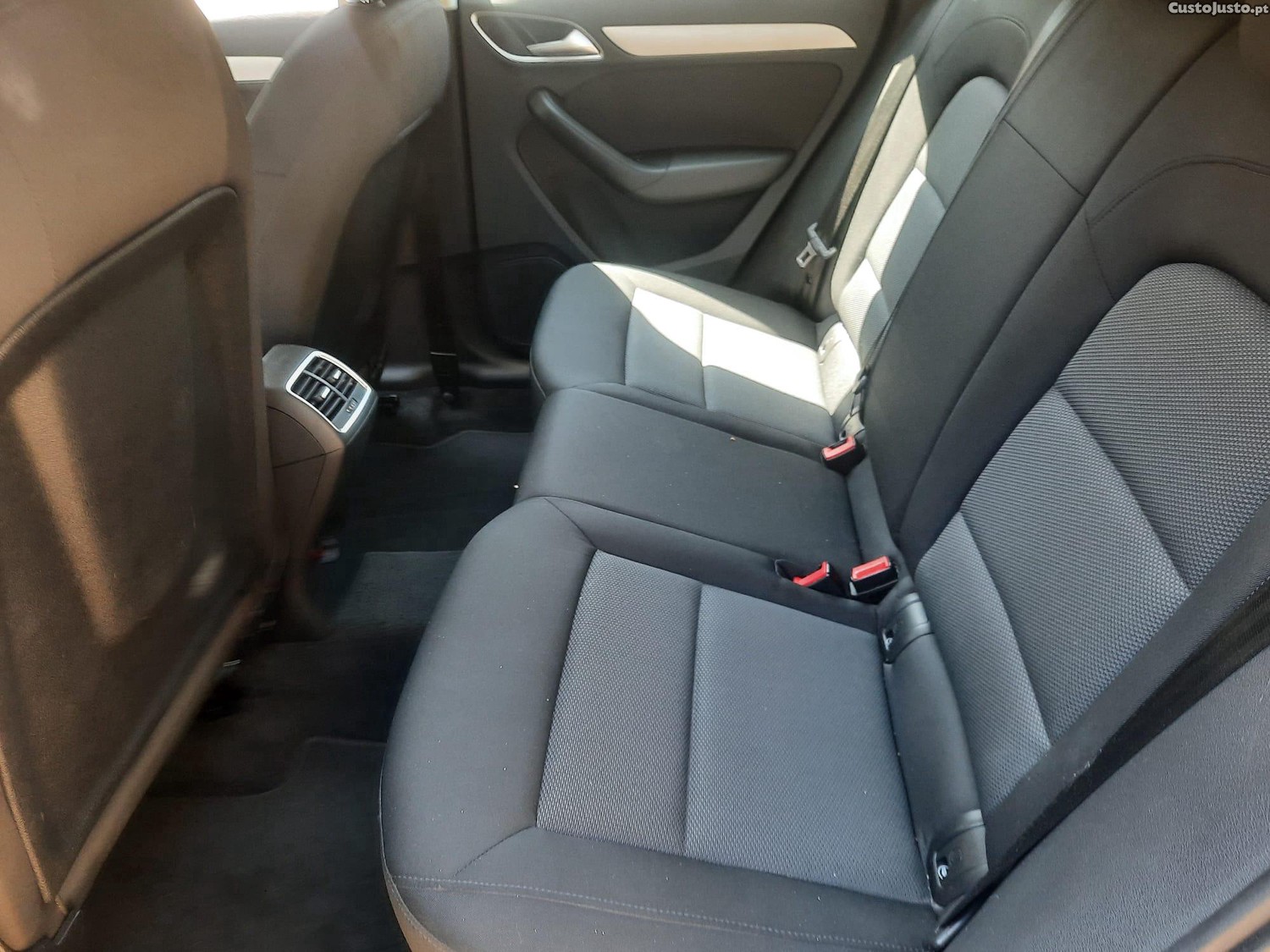 Audi Q3 2,0 tdi 150cv — fotografia 4