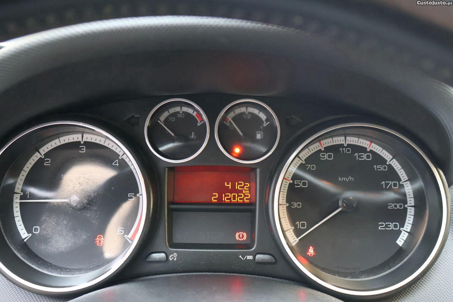 Peugeot 308 SW 1.6 Hdi — fotografia 12