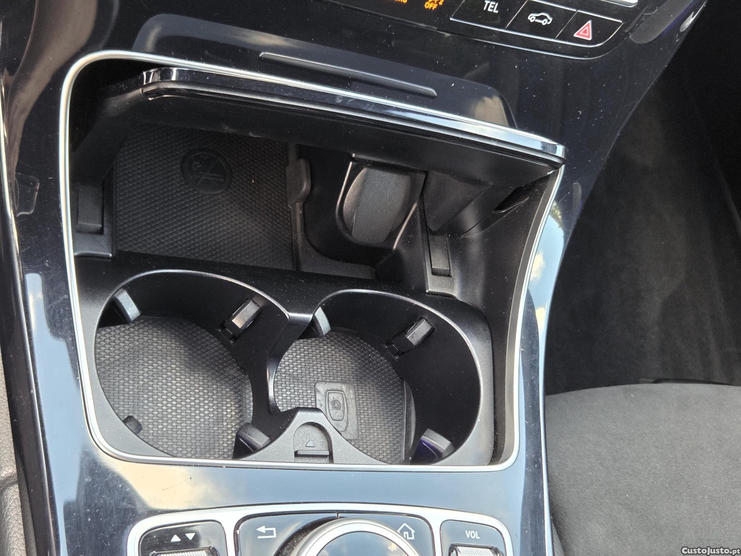 Mercedes-Benz C 300 de AMG-Line (Pack Night) - Burmester Audio, Multibeam, Airmatic, 19" — fotografia 4