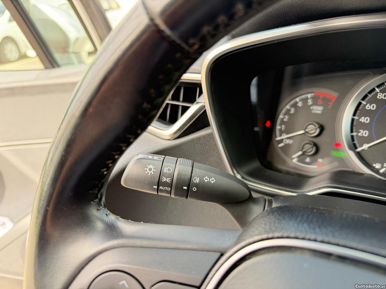 Toyota Corolla 1.8 Hybrid Comfort — fotografia 9