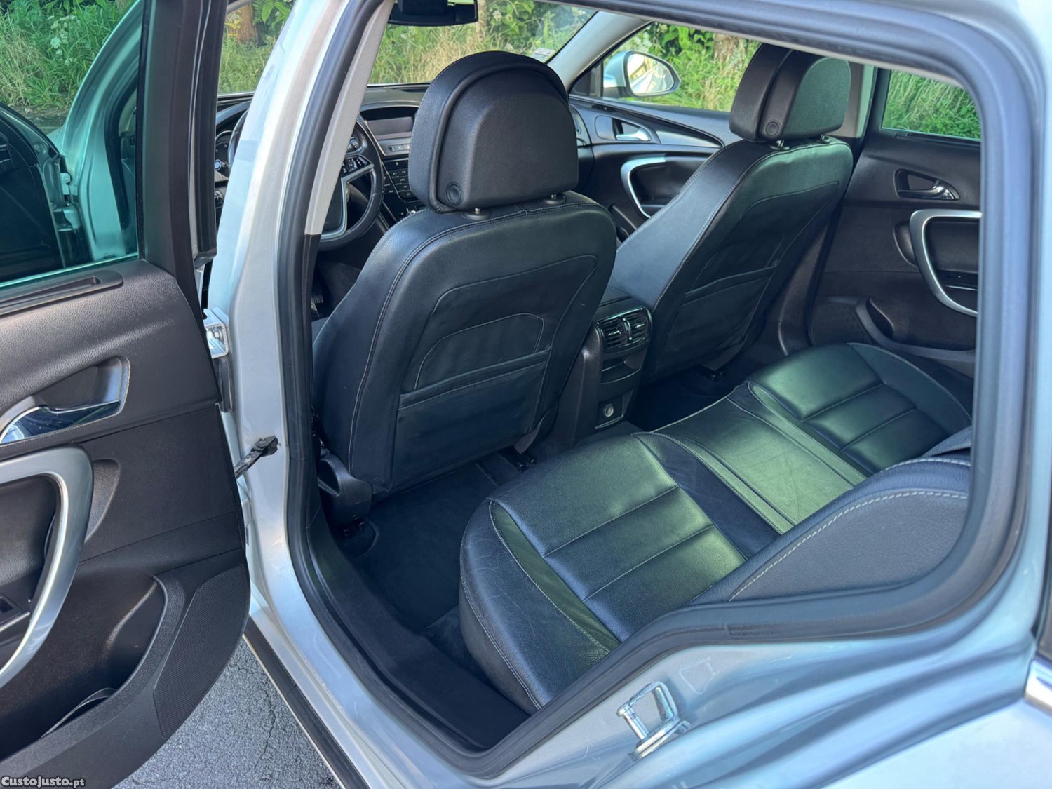 Opel Insignia 2.0 Diesel 160CV Impecável Motor de Corrente — fotografia 3