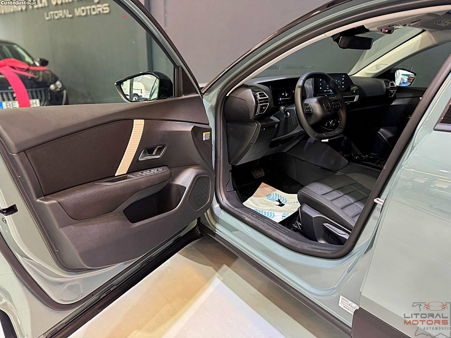 Citroën C4 1.2 Hybrid Plus e-DSC6 — fotografia 13