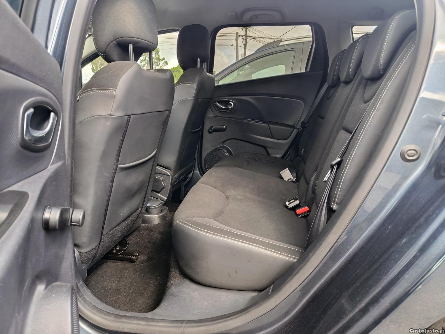 Renault Clio Sport Tourer 0.9 TCE — fotografia 2