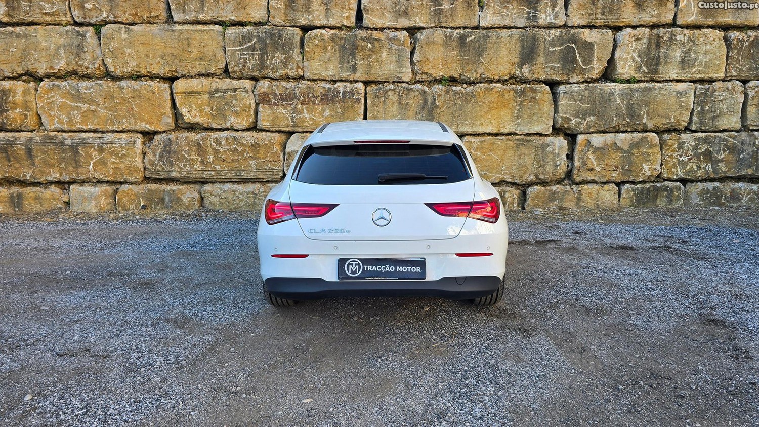 Mercedes-Benz CLA 250 e Style Plus Shooting Brake — fotografia 25