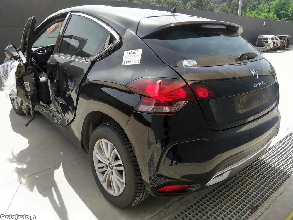 Citroën DS4 1.6 HDi 110 (82 kW / 112 cv) [04.2011 - 07.2015] - 12 foto 3