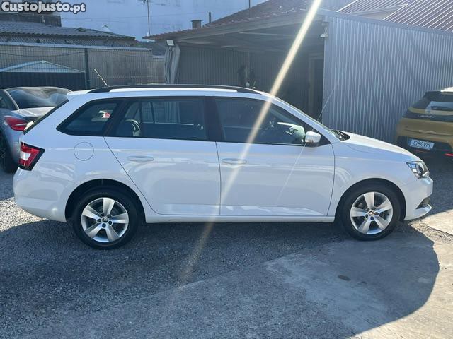 Skoda Fabia 1.0 ACTIVE — fotografia 12