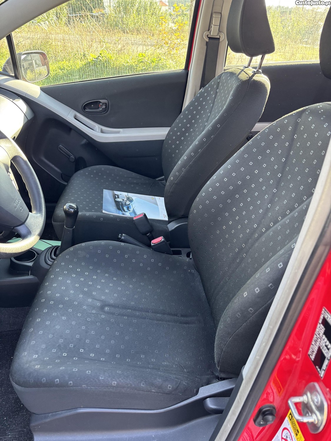 Toyota Yaris 1.0 VVti — fotografia 2