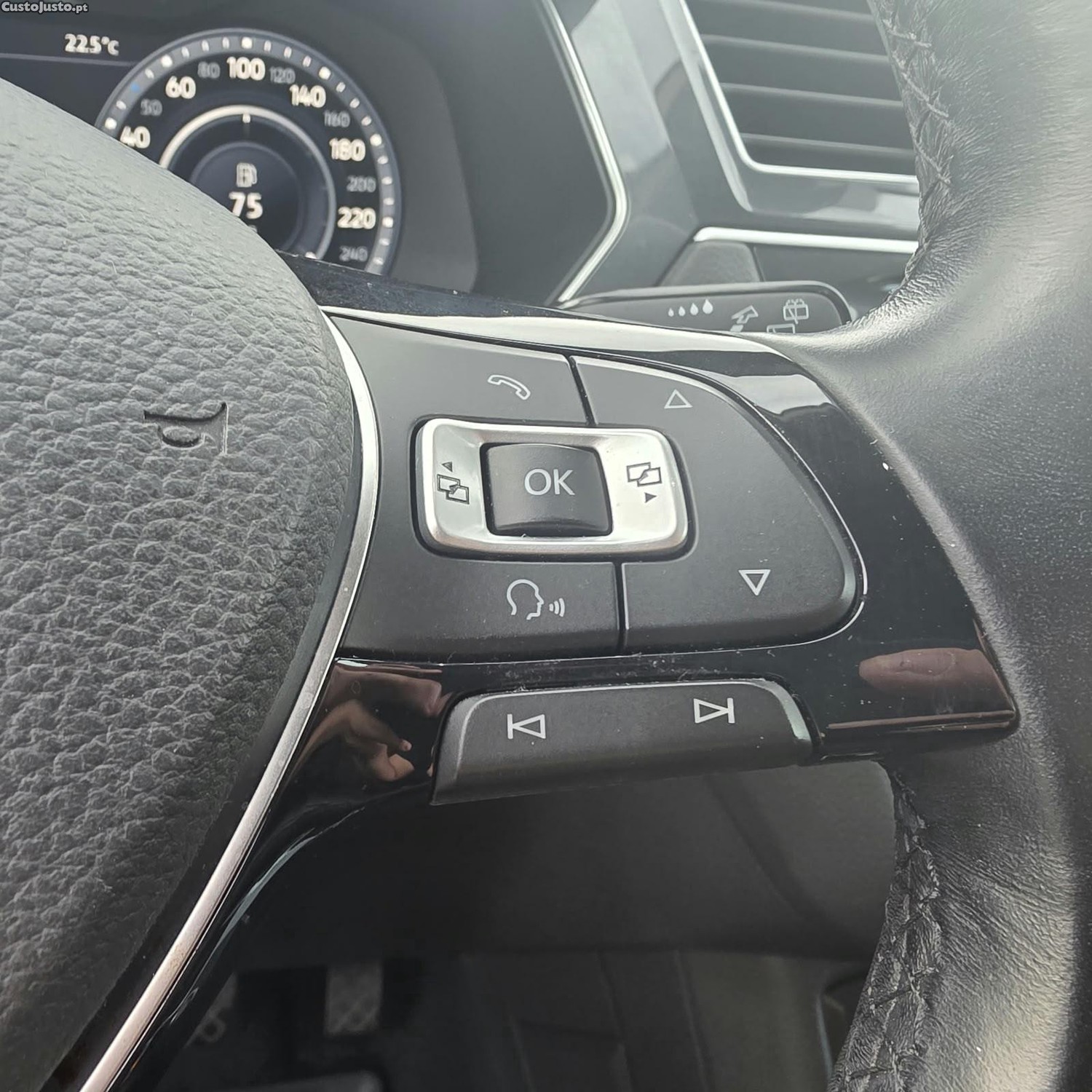 Volkswagen Tiguan 2.0 TDi Sport BlueMotion — fotografia 5
