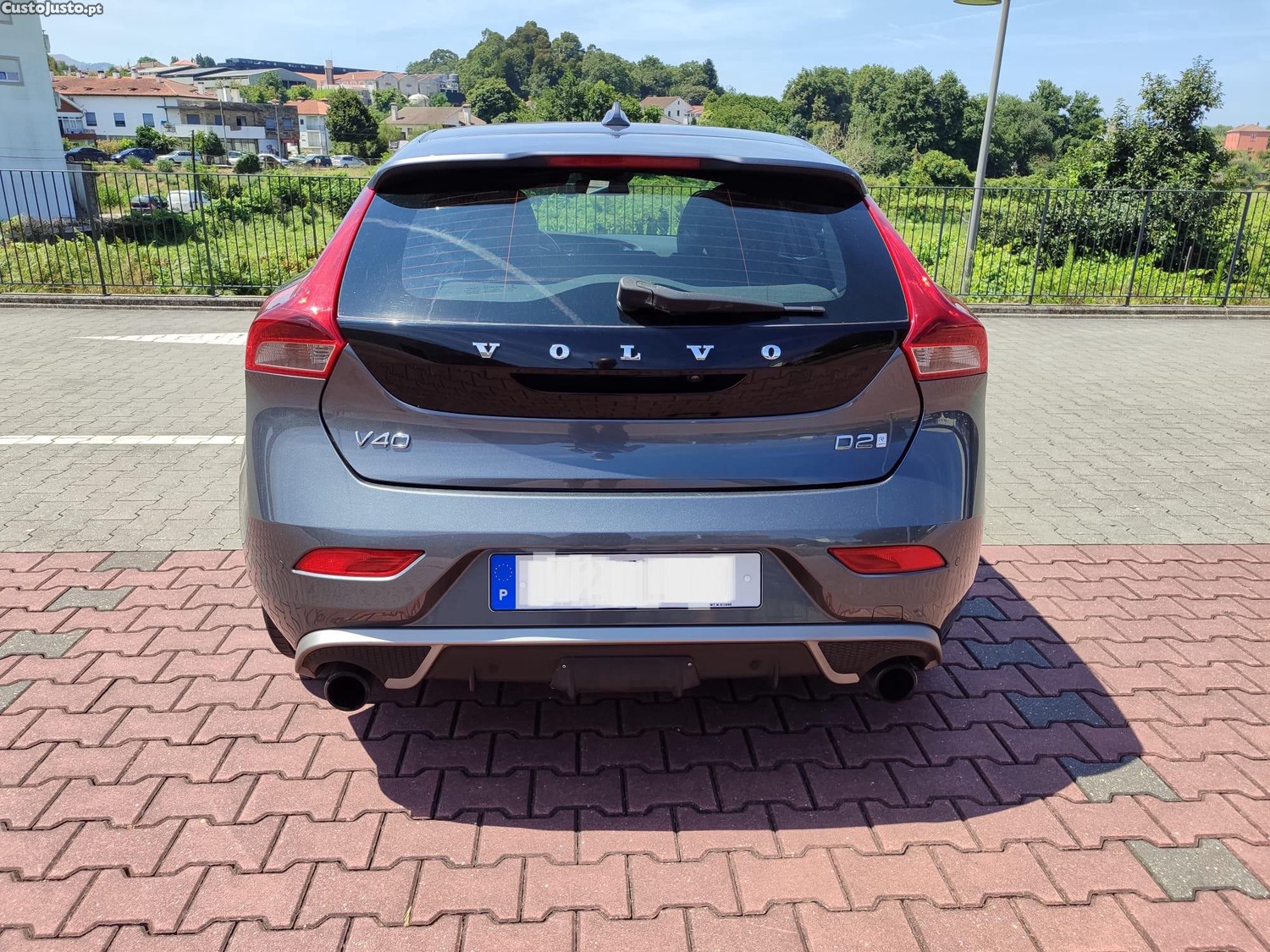 Volvo V40 D2 R DESIGN 1.6 — fotografia 6