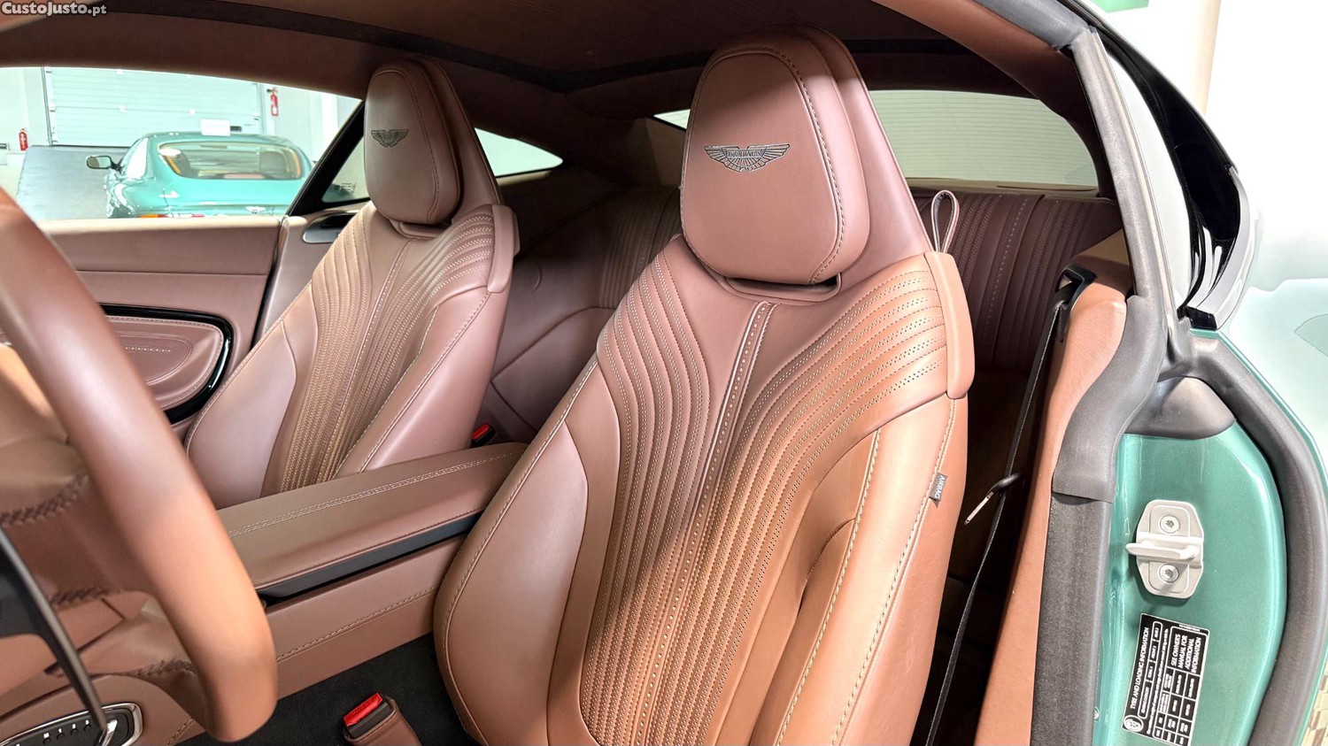 Aston Martin DB 11 Coupé — fotografia 16