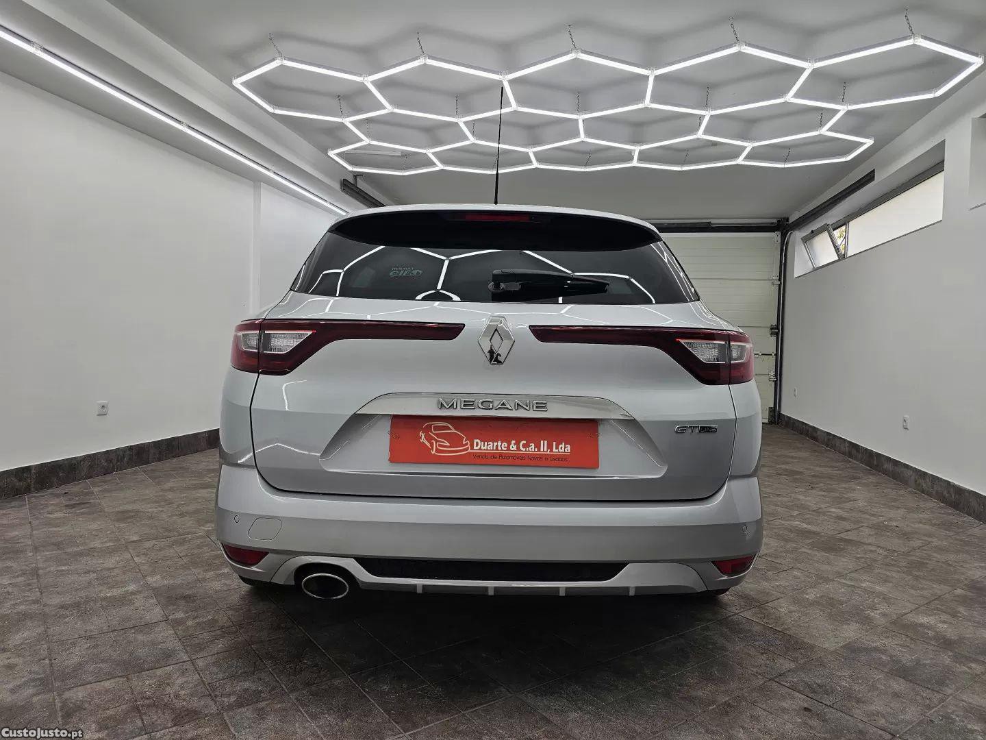 Renault Mégane 1.5 blue dci gt line edc — fotografia 16