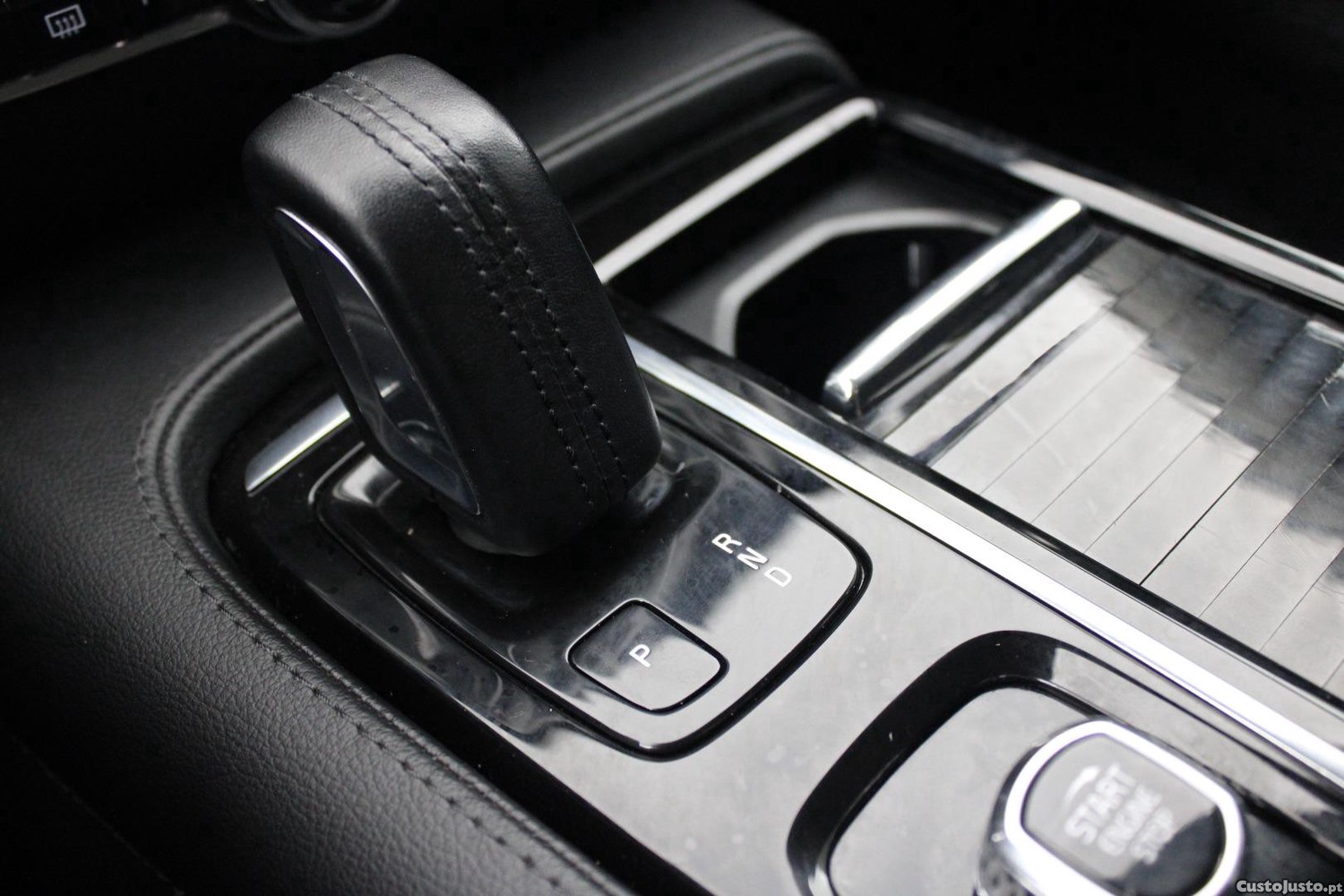 Volvo V60 2.0 T6 AWD R-DESIGN — fotografia 20