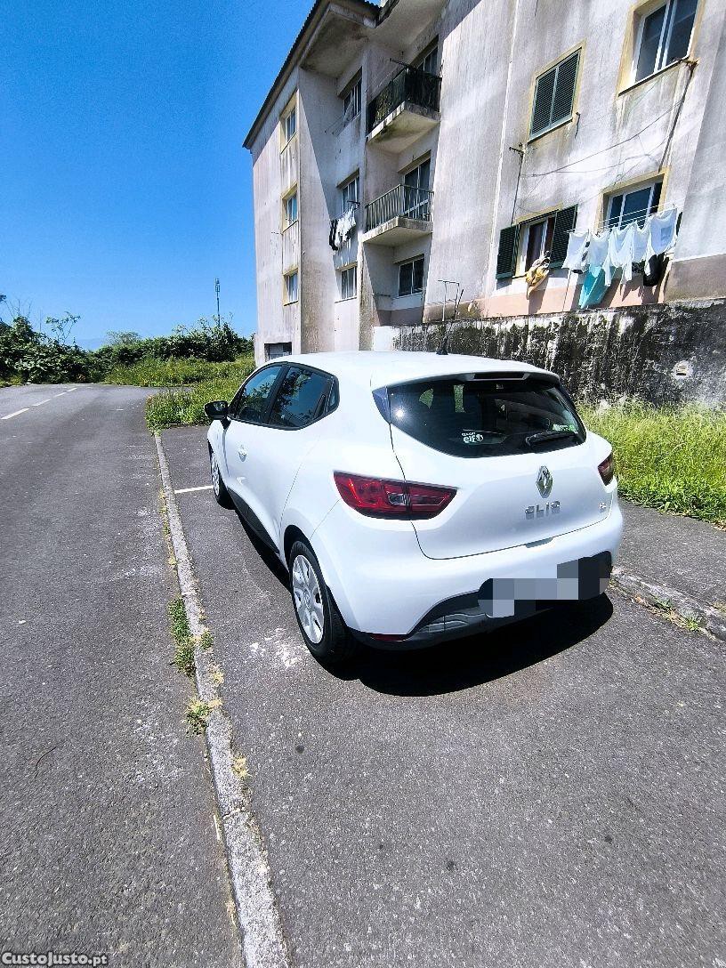 Renault Clio 4 1.5 dCi — fotografia 11