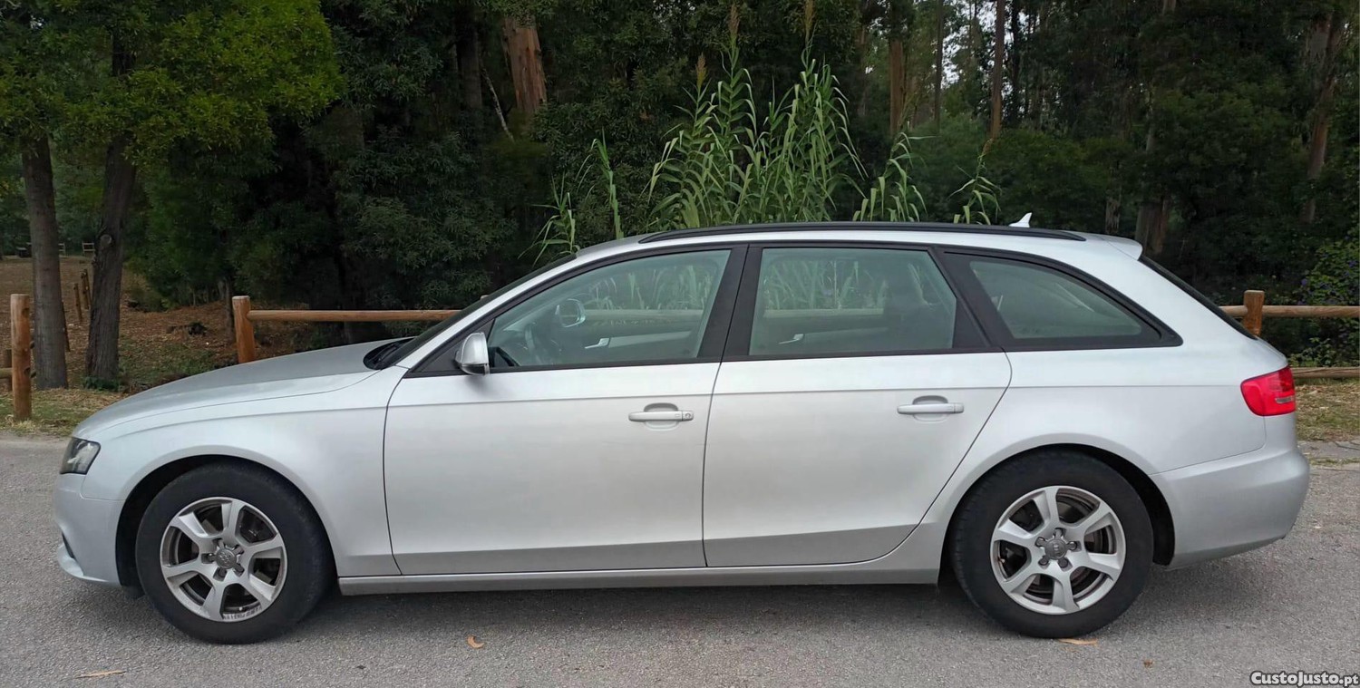 Audi A4 Avant 2.0 TDI Exclusive - 143 Cv - 12 foto 2