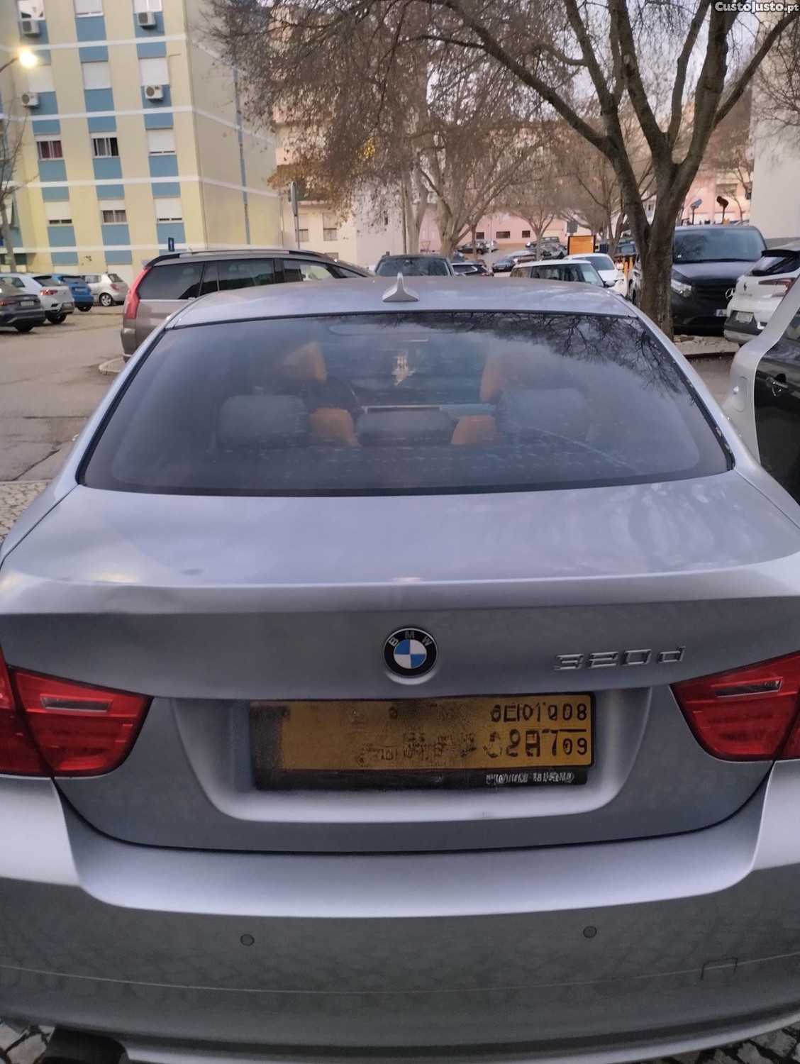 BMW 320 D — fotografia 8