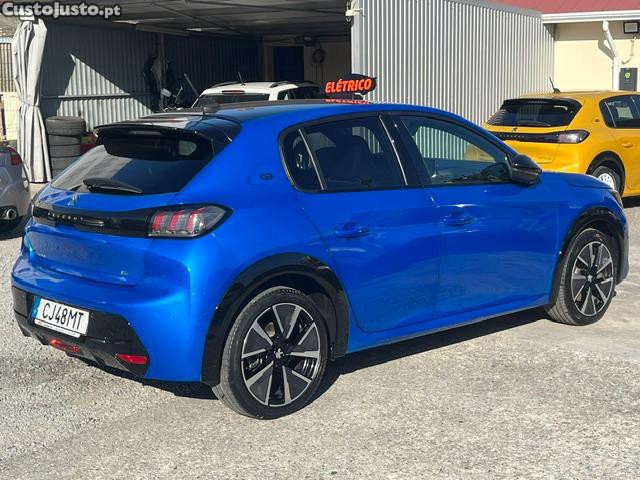 Peugeot e-208 GT LINE — fotografia 14