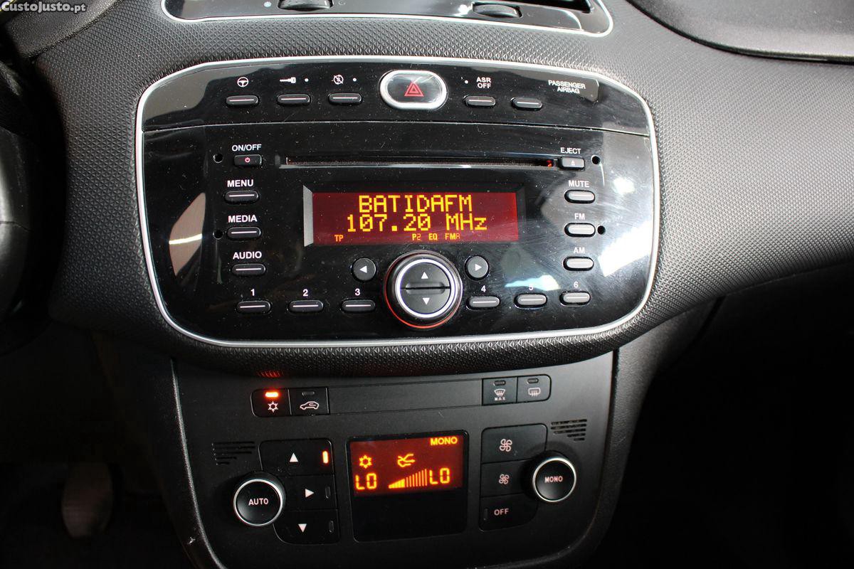 Fiat Punto 1.2 Lounge S&S — fotografia 6