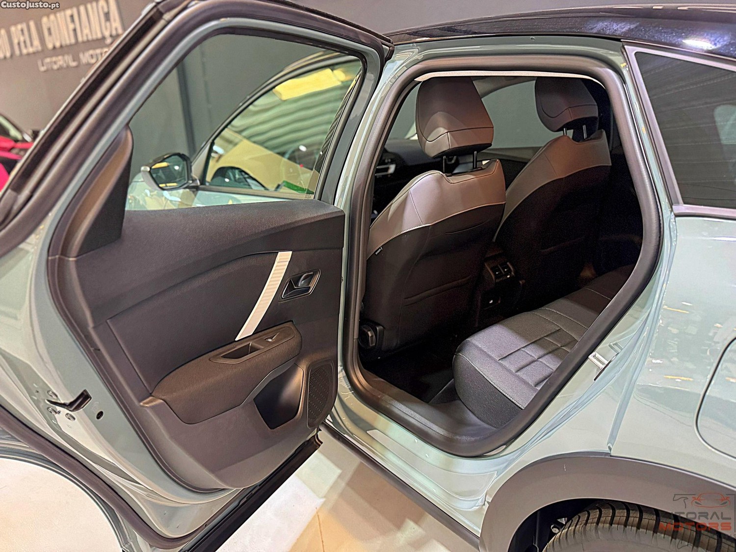 Citroën C4 1.2 Hybrid Plus e-DSC6 — fotografia 11
