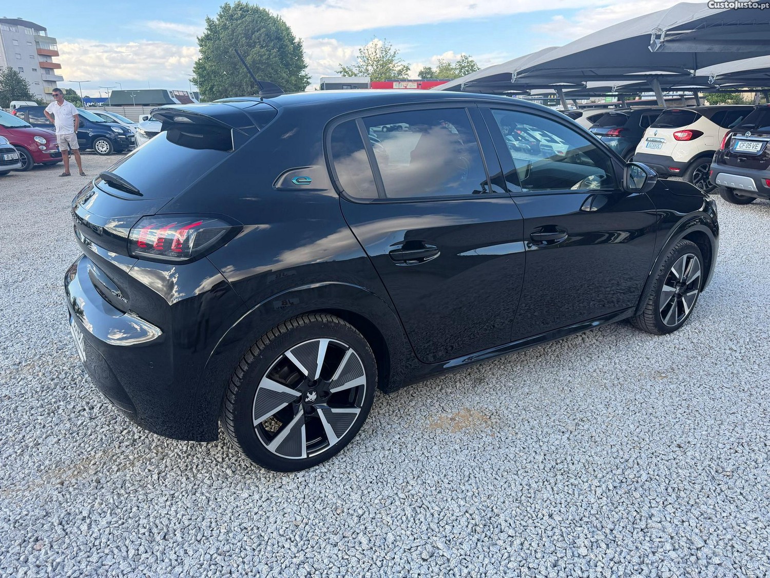 Peugeot 208 50 kWh GT Line — fotografia 10