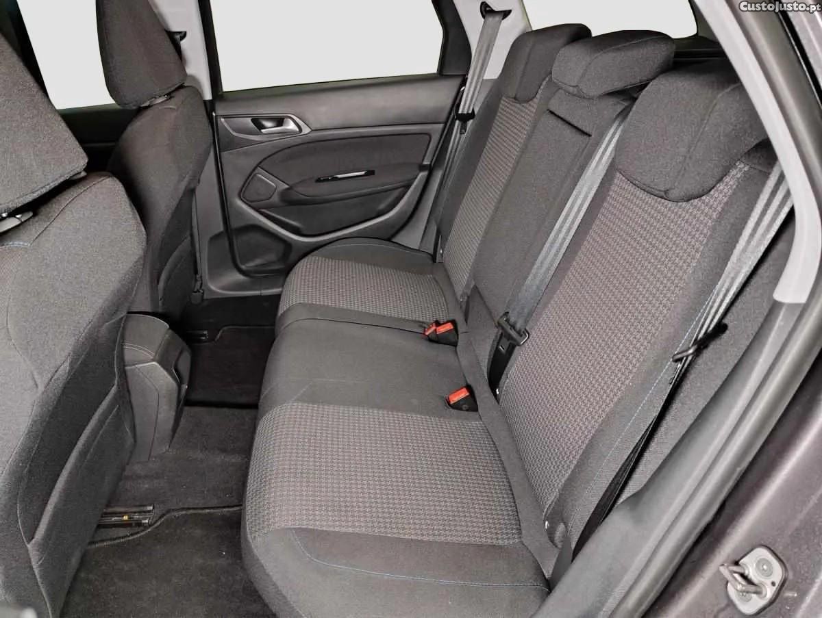 Peugeot 308 1.2 PureTech Active - 19 foto 5