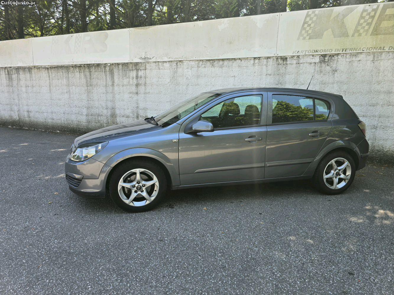 Opel Astra 1.7 CDTI — fotografia 3
