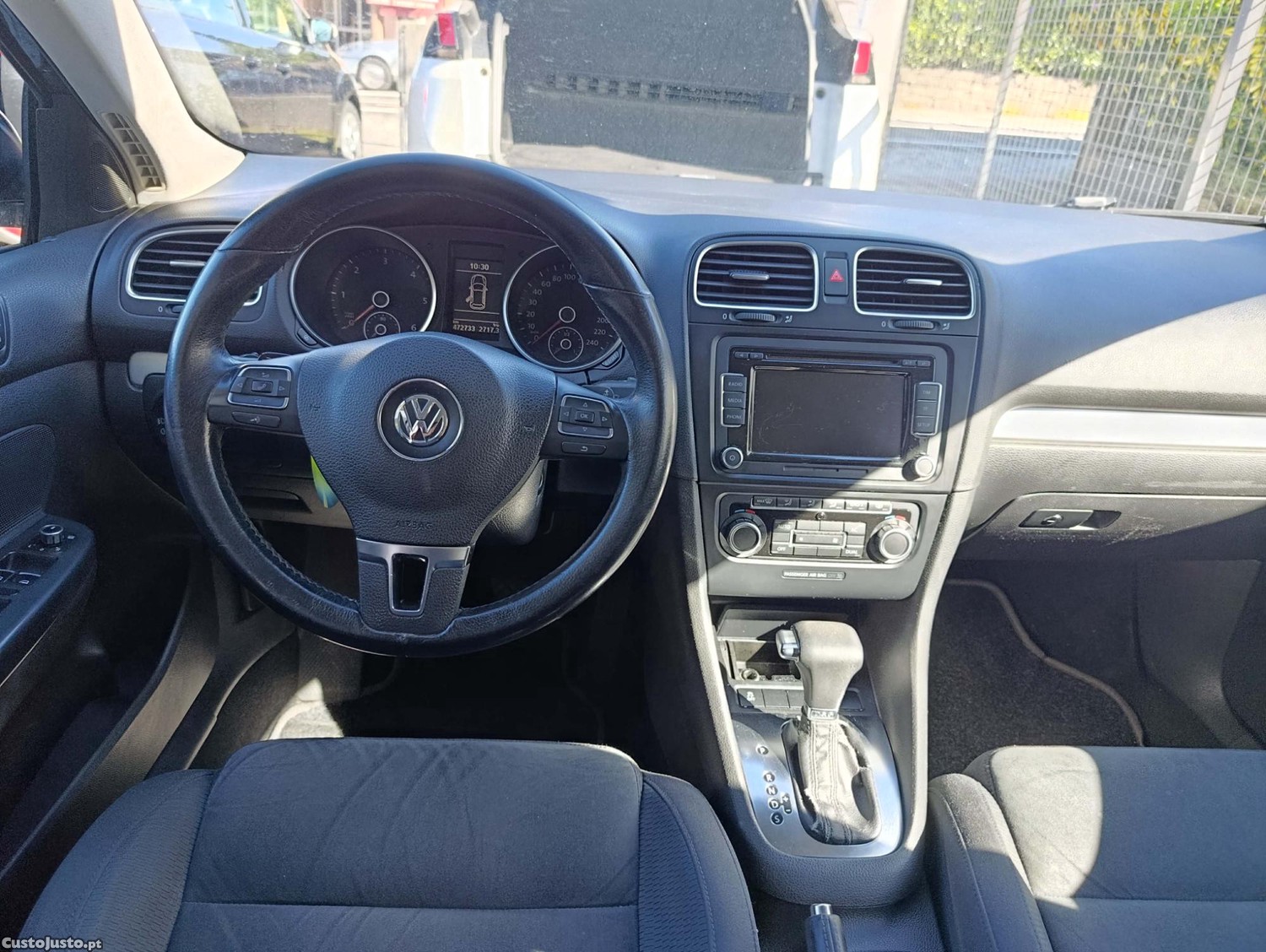 Volkswagen Golf 1.6 TDI AUTOMÁTICO — fotografia 4