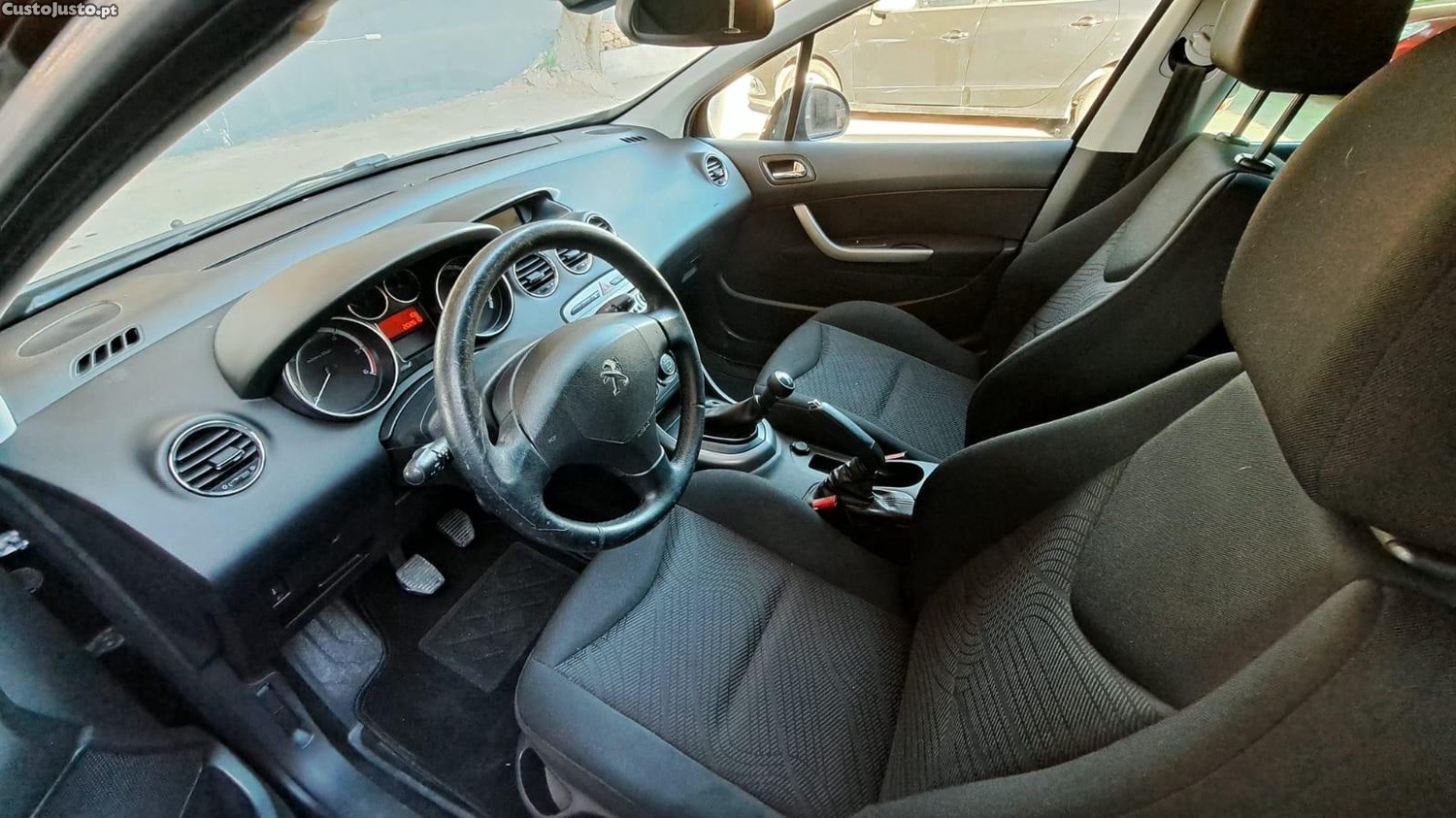 Peugeot 308 1.6 HDi Active — fotografia 2