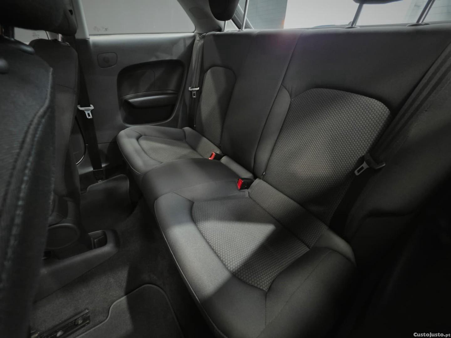 Audi A1 1.0 TFSI — fotografia 6