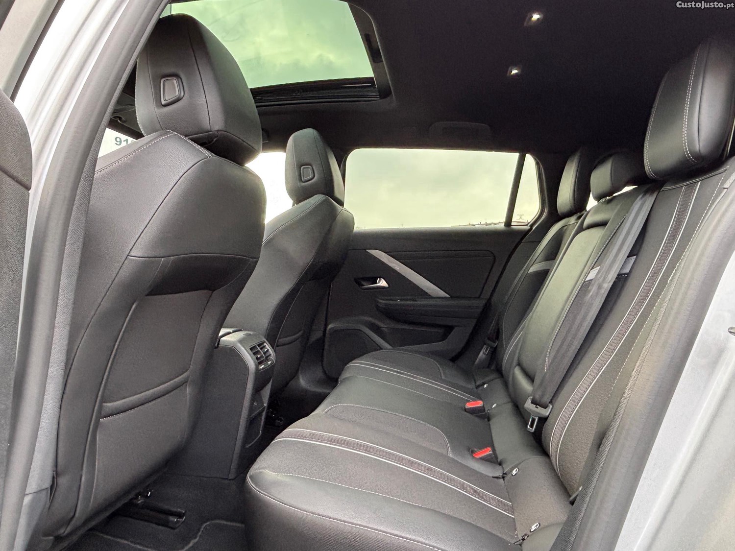 Opel Astra St 1.2T 130cv GSline — fotografia 2