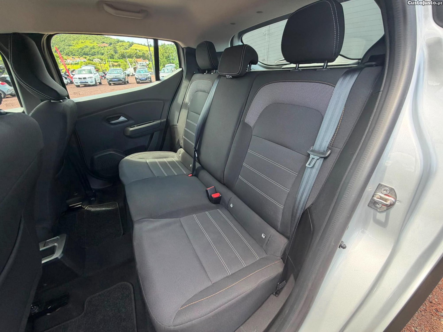 Dacia Sandero Stepway 1.0 TCE — fotografia 4