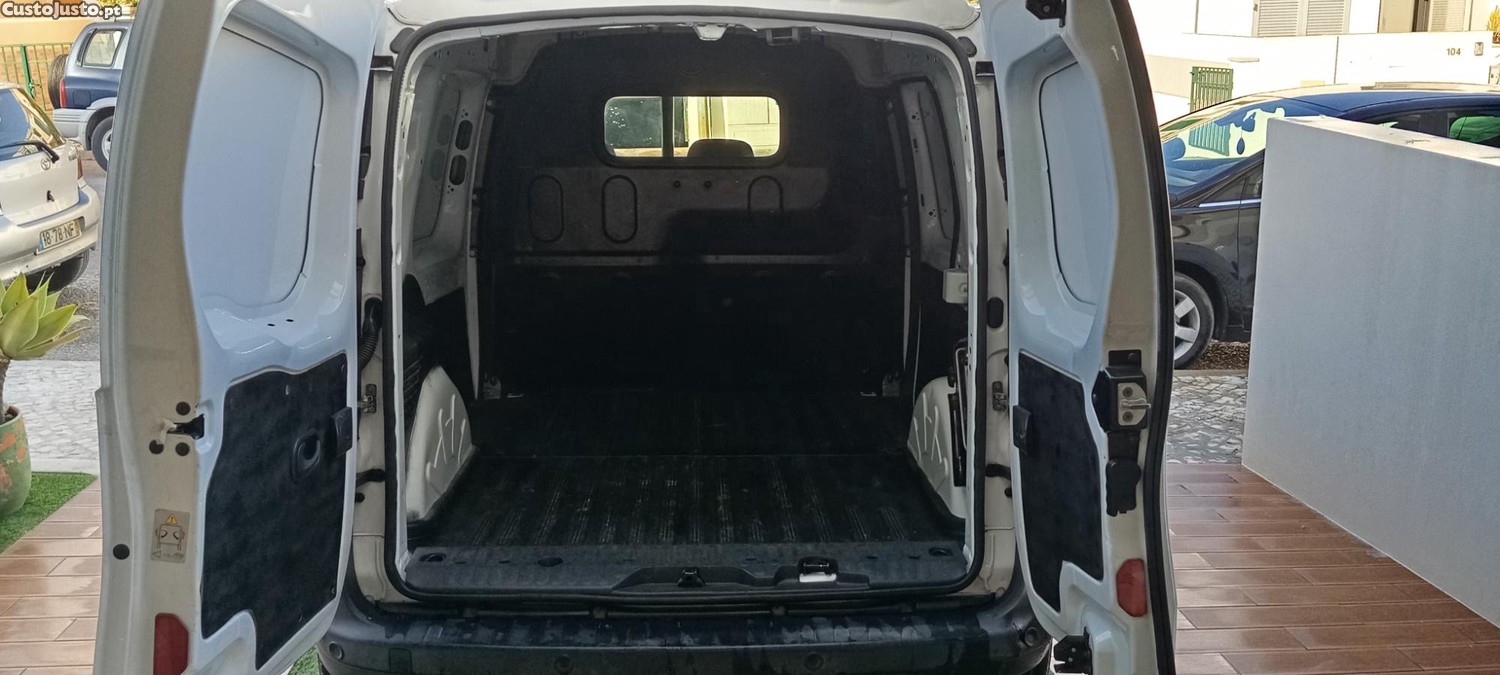 Renault Kangoo Business2016 C/3 lugares,1 Proprietário , Nacional ,em ótimo estado. — fotografia 8