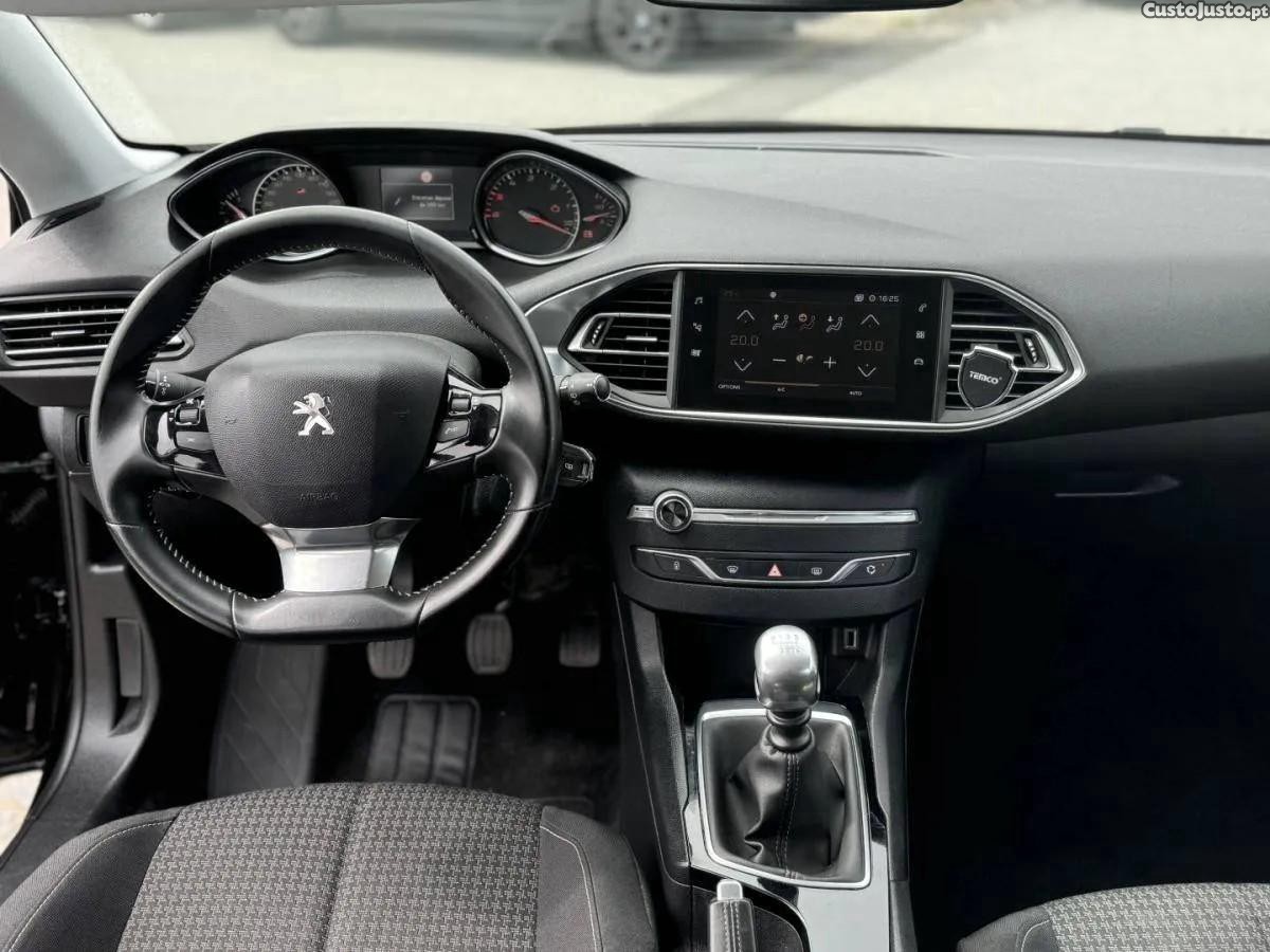 Peugeot 308 1.2 PureTech Active - 19 foto 4