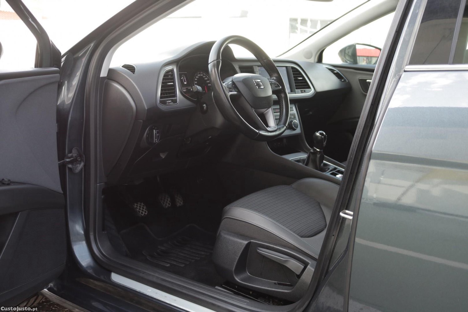 SEAT Leon 1.5 TSI Xcellence 150cv — fotografia 47