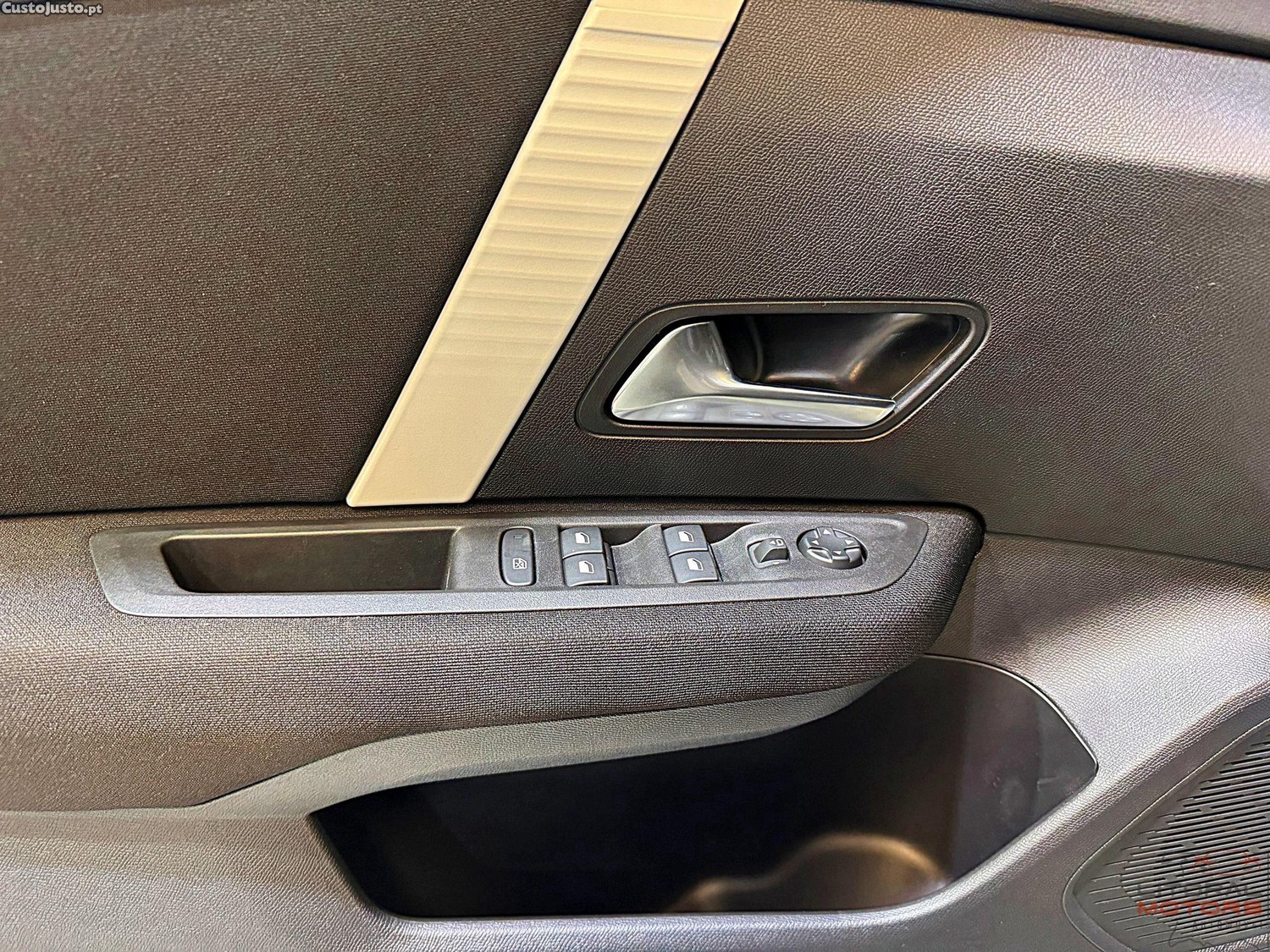 Citroën C4 1.2 Hybrid Plus e-DSC6 — fotografia 9