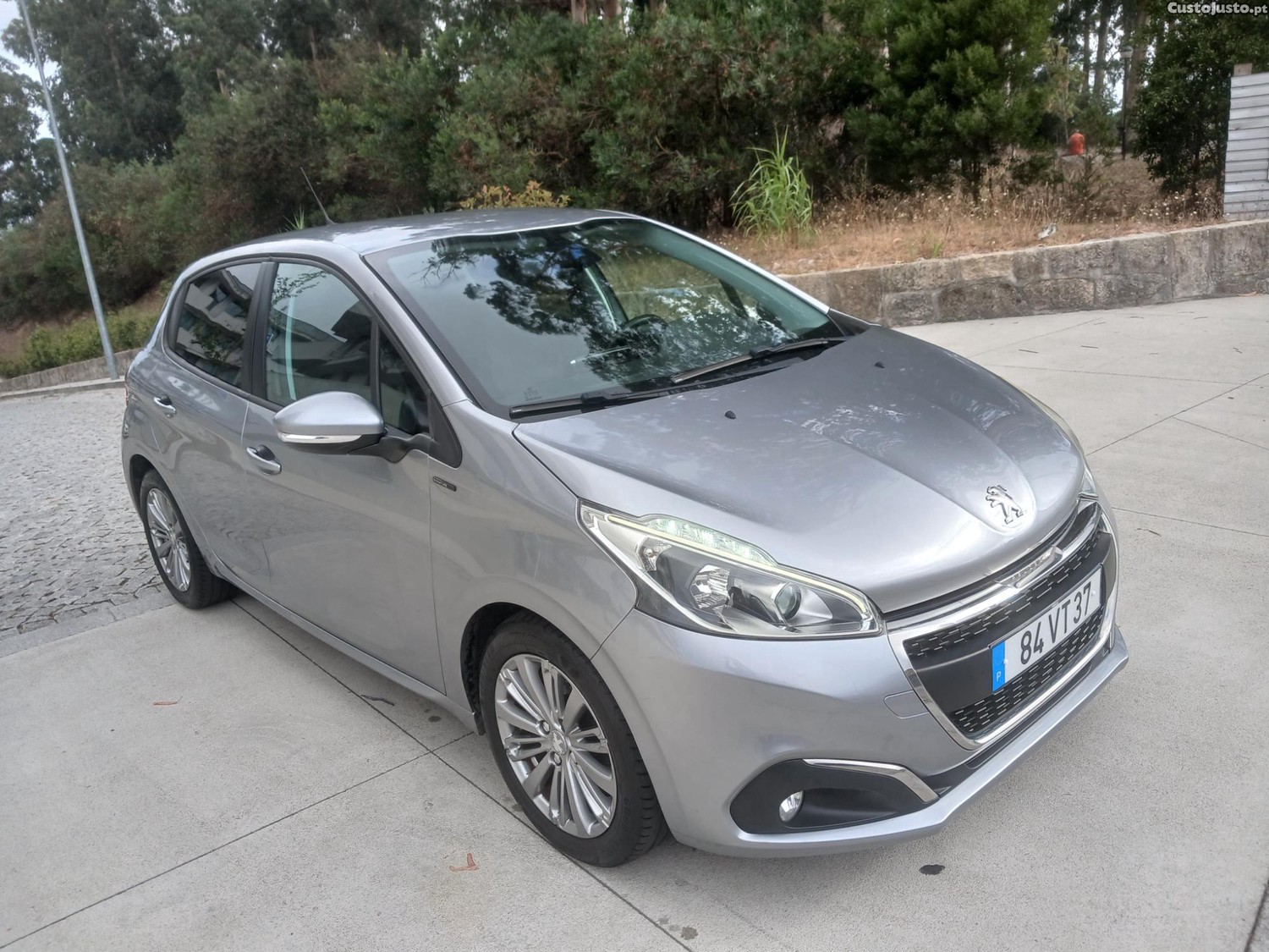 Peugeot 208 1.5 hdi 102cv signature — fotografia 14
