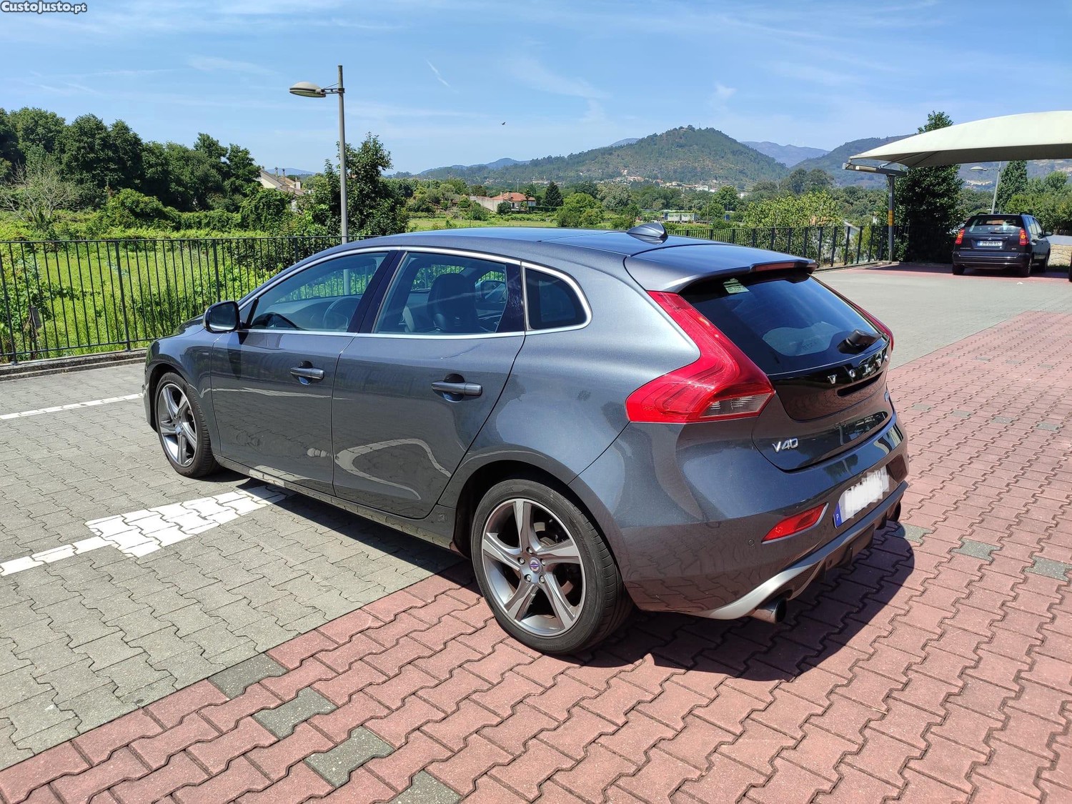 Volvo V40 D2 R DESIGN 1.6 — fotografia 5