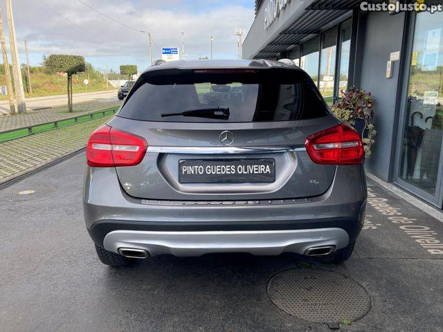 Mercedes-Benz GLA 220 d Urban — fotografia 22