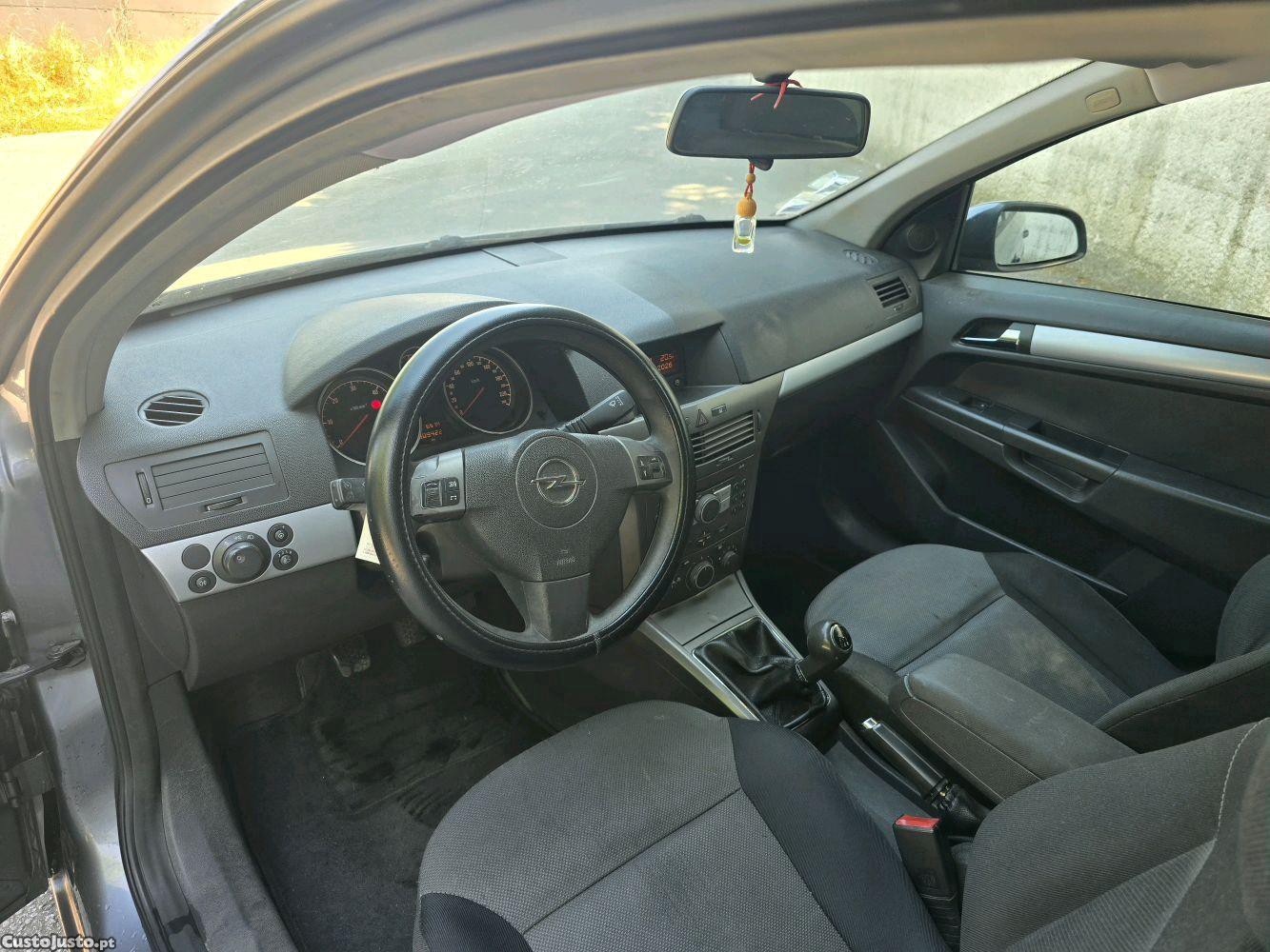 Opel Astra 1.7 CDTI — fotografia 2
