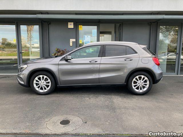Mercedes-Benz GLA 220 d Urban — fotografia 25