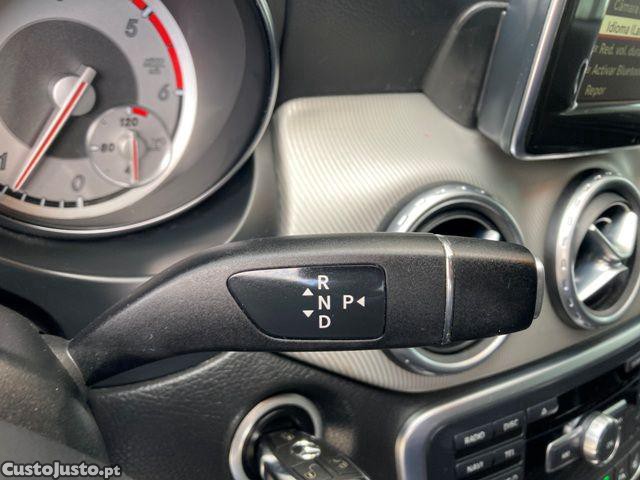 Mercedes-Benz GLA 220 d Urban — fotografia 13