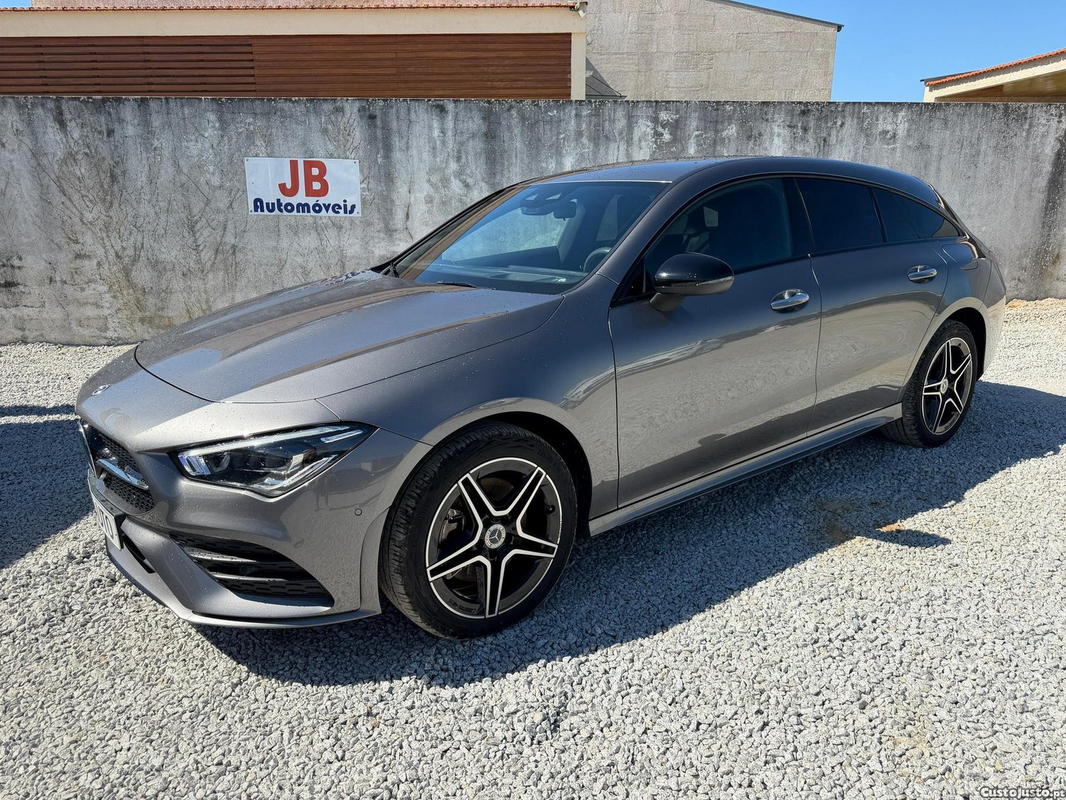 Mercedes-Benz CLA 250 e Shooting Brake AMG Line — fotografia 17
