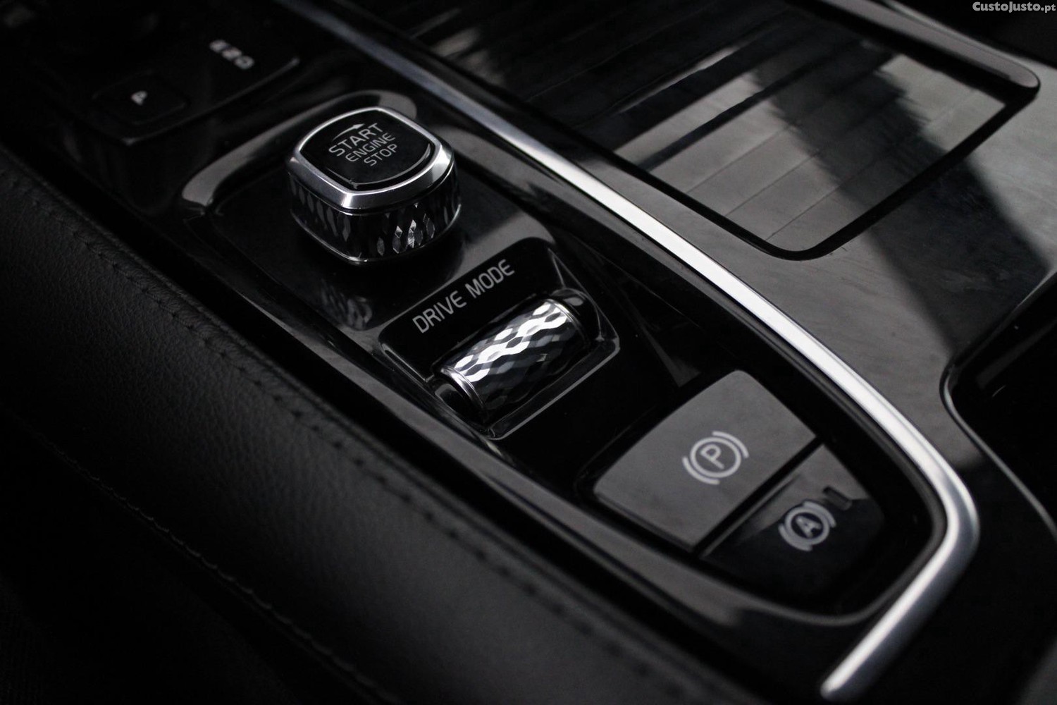 Volvo V60 2.0 T6 AWD R-DESIGN — fotografia 19