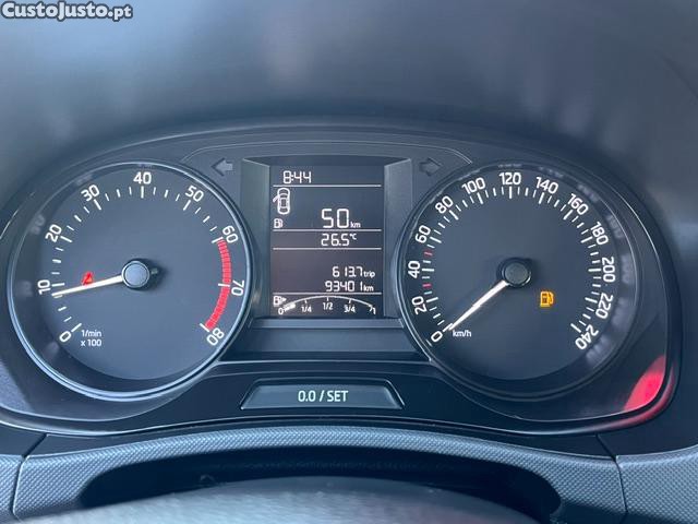 Skoda Fabia 1.0 ACTIVE — fotografia 8