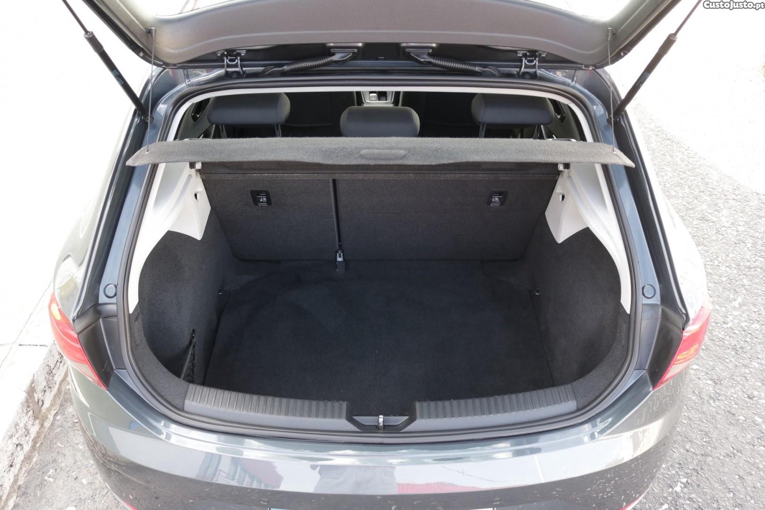 SEAT Leon 1.6 TDI Style 115cv — fotografia 47