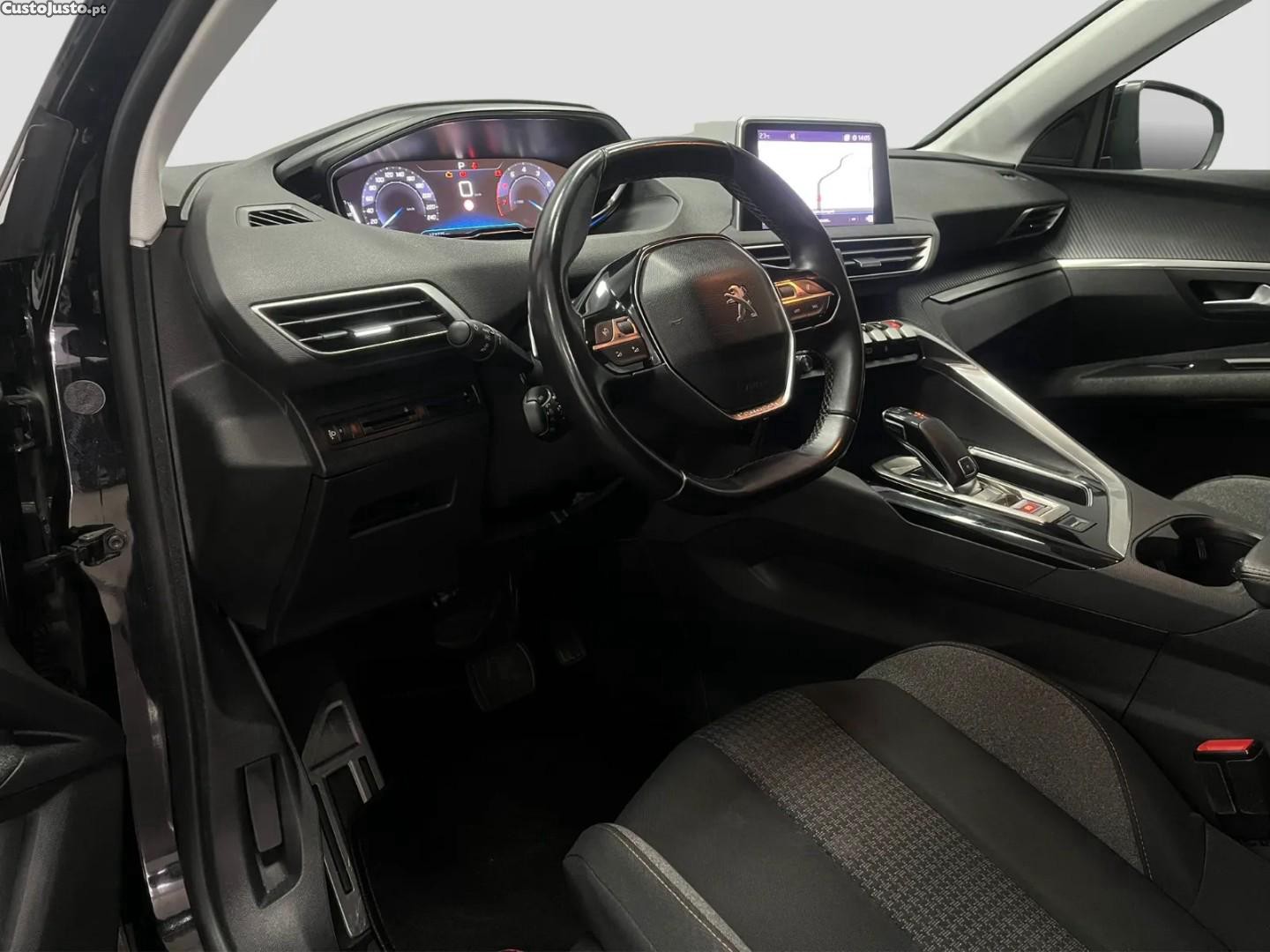 Peugeot 3008 PureTech 130 Stop & Start GPF EAT8 Active Pack — fotografia 3