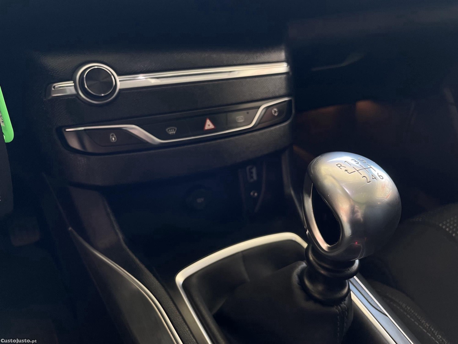 Peugeot 308 1.2 Puretech Allure 130cv — fotografia 4