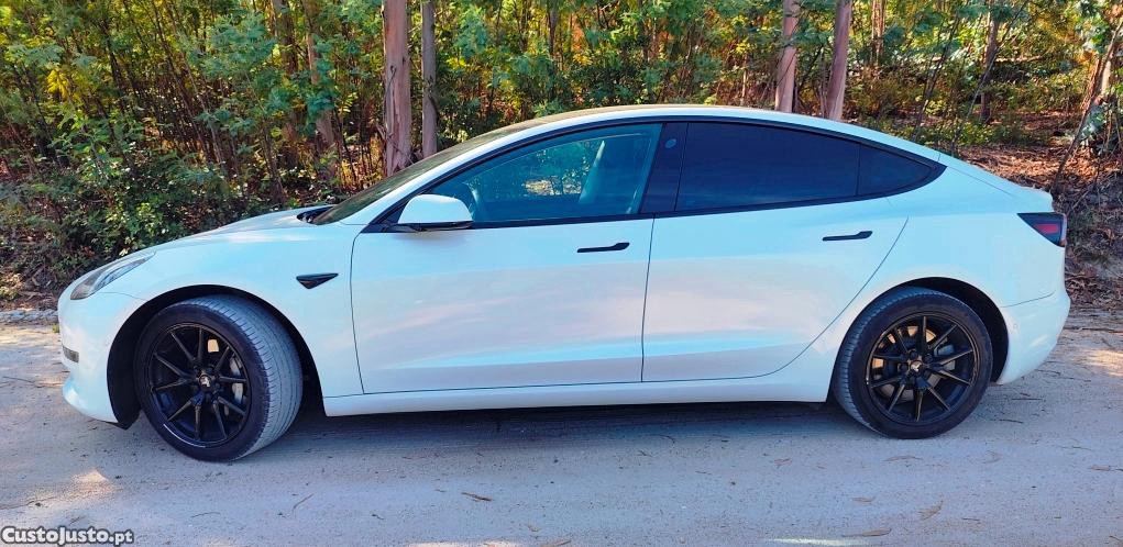 Tesla Model 3 Range plus 325 cv / 264 eur. mês — fotografia 6