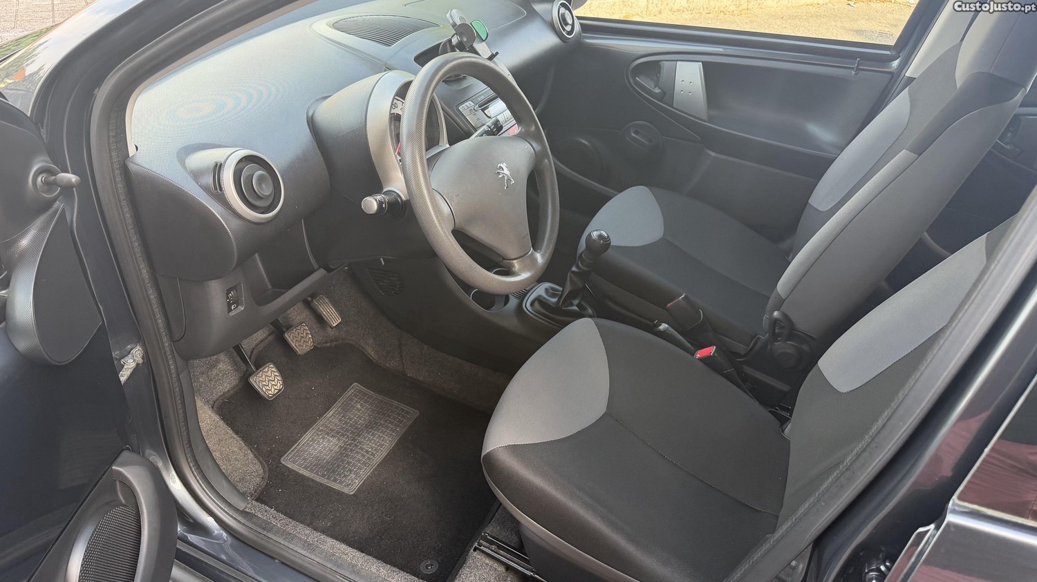 Peugeot 107 1.0 a/c — fotografia 3